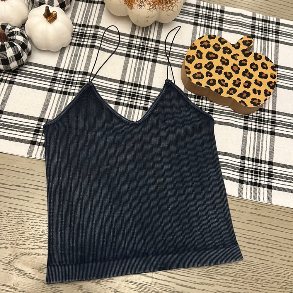 NIKIBIKI Vintage Ribbed Crop Top